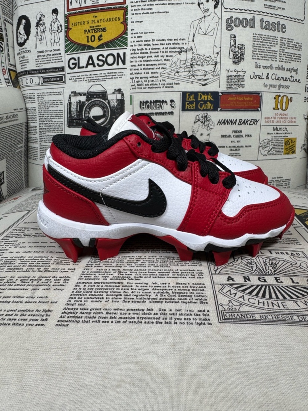 Nike Jordan 1 Low Youth Cleats Red HF6885-106 Football Baseball Size 11c